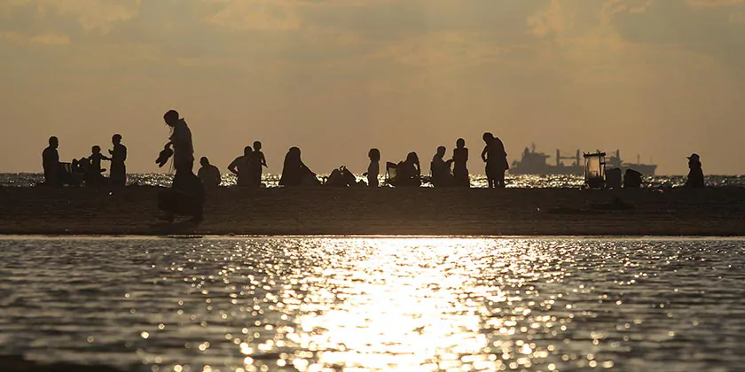 Американську баржу, що прямувала до сектора Гази, викинуло на берег в Ашдоді