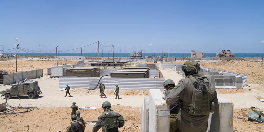 Гуманітарний пірс у Газі пришвартували із затримкою майже у півмісяця