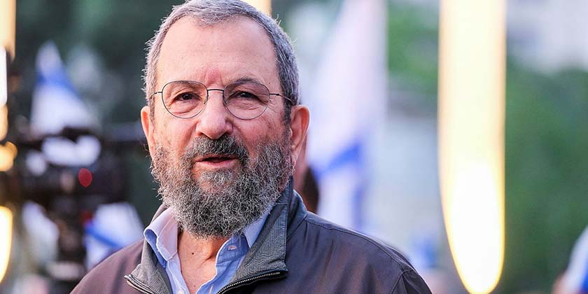 Ехуд Барак подав п’ять позовів проти користувачів соцмереж, які звинувачували його в педофілії