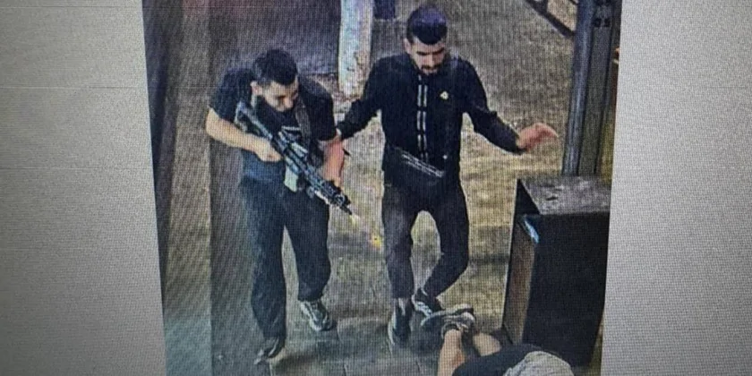 Теракт у Яффо: двоє нападників вийшли з трамвая і почали розстрілювати людей