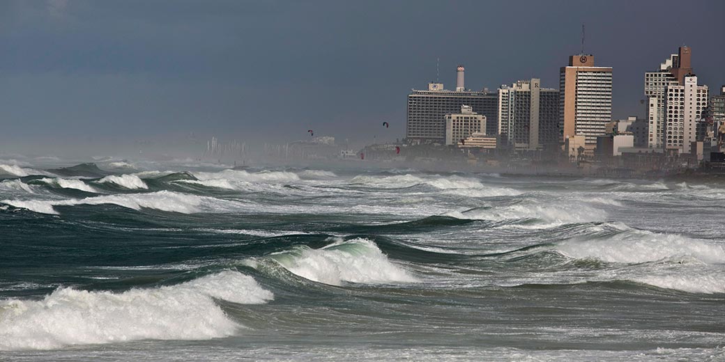 Пляжі Тель-Авіва та Герцлії закрили через забруднення