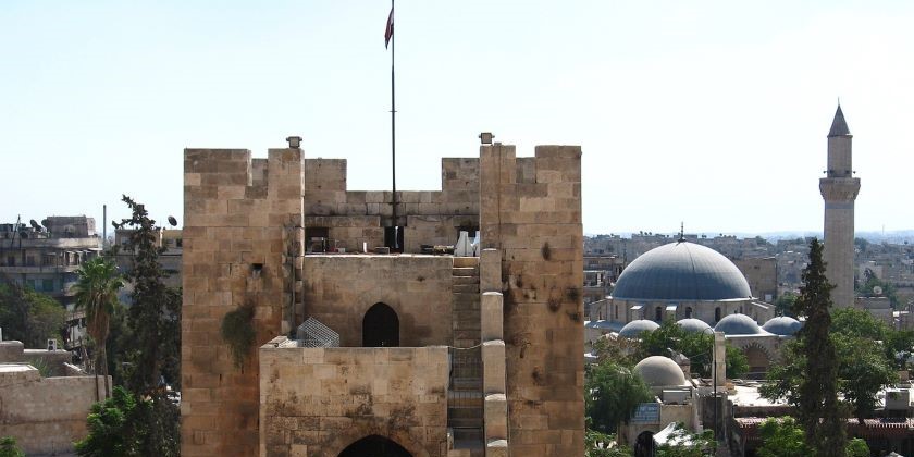 Нова влада в Сирії: призначено прем’єр-міністра-технократа перехідного уряду