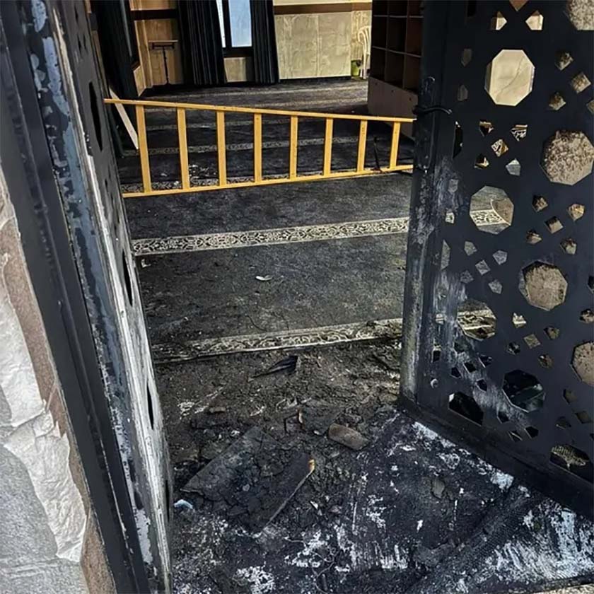 Поселенці осквернили мечеть у палестинському селі