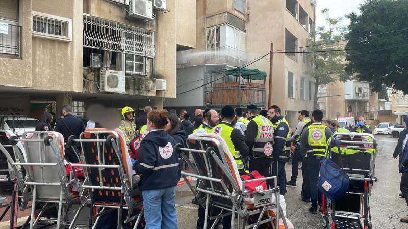 Шестеро людей постраждали під час пожежі в Бней-Браці