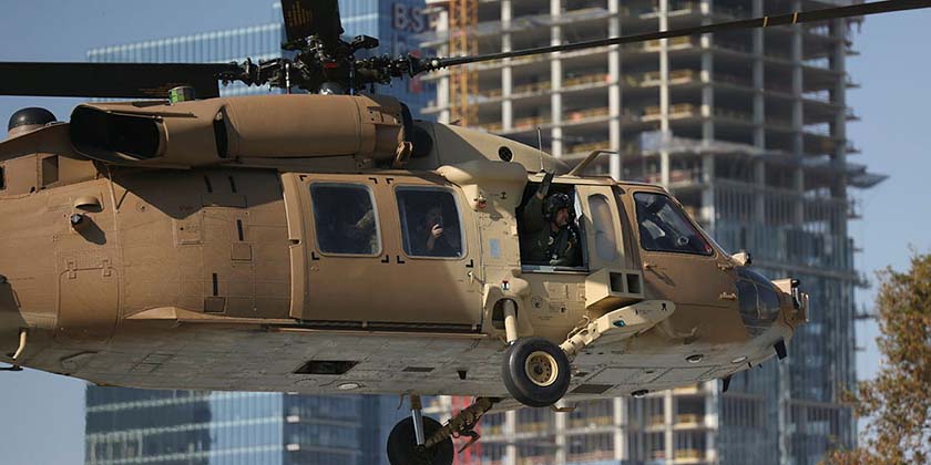 Агам Бергер обійняла батьків і летить до лікарні