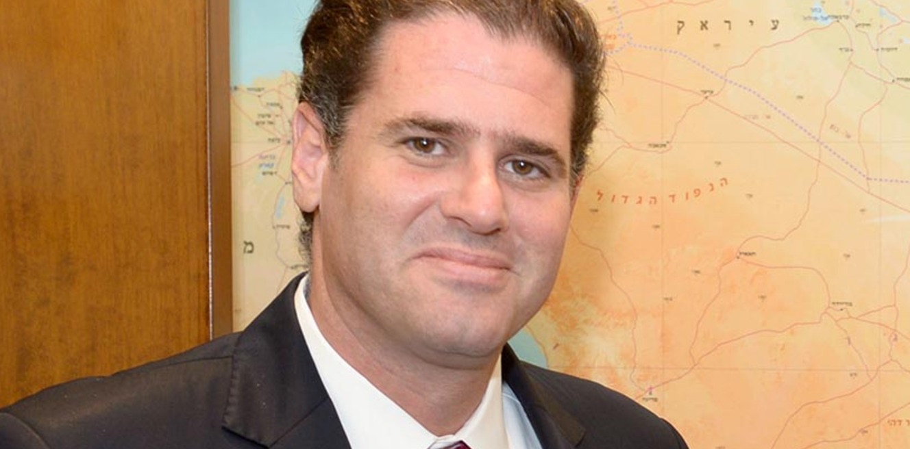 Чоловік із ножем намагався проникнути в будинок міністра Рона Дермера