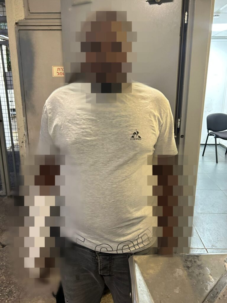 Поліція повернула вкрадений телефон батькові, сини якого загинули 7 жовтня