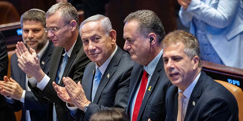 До яких пір триватиме війна за трансфер і політичне виживання?