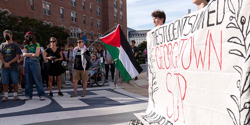 Пропалестинські активісти зіграли у футбол головою Нетаньягу перед штаб-квартирою ООН