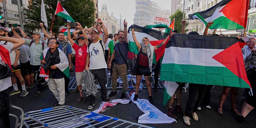 Пропалестинські протести зірвали фінал велогонки «Вуельта» в Іспанії