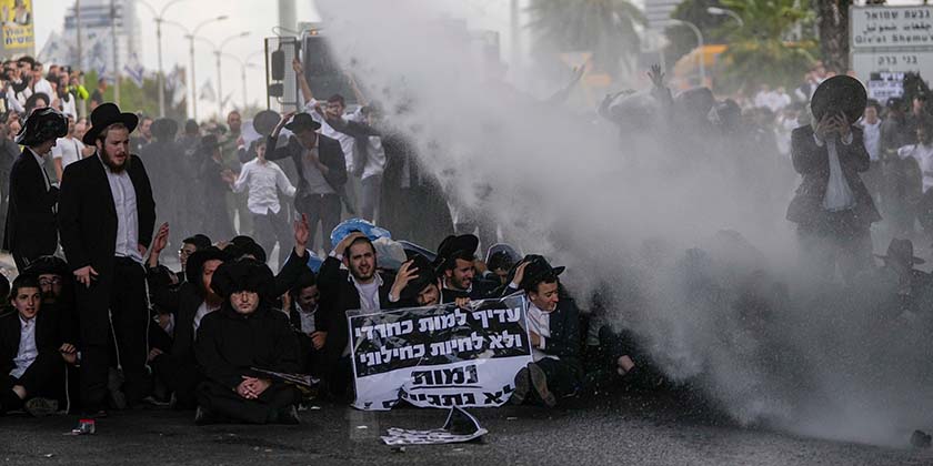 Гурські хасиди поранили двох солдатів і відбили в них ухилянта дорогою до військової в’язниці