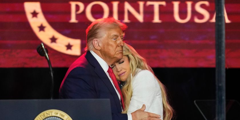 Дональд Трамп назвав Чарлі Кірка «мучеником» на траурній церемонії