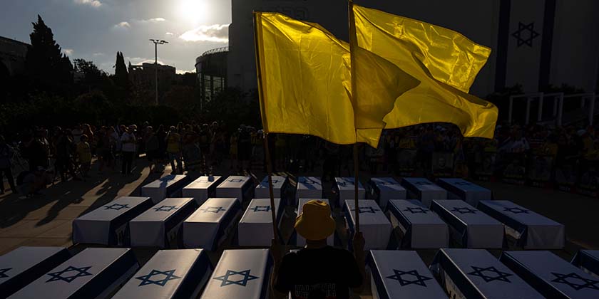 Перше обстеження: одного заручника вбили в полоні, іншого залишили помирати від ран