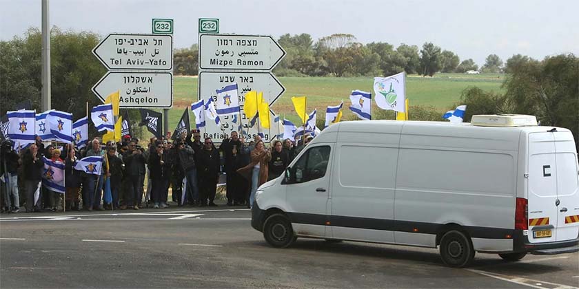 Гранти, лікування та довічна допомога — як держава підтримає звільнених заручників