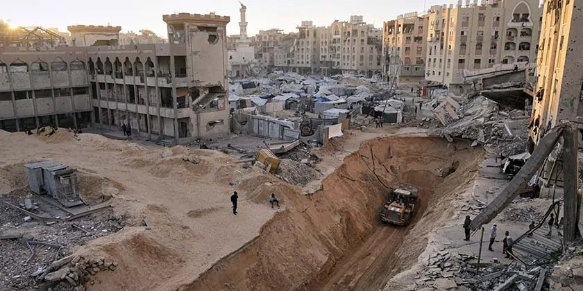 ХАМАС влаштовує інсценування для Червоного Хреста: викопує тіла й закопує назад — 12 канал