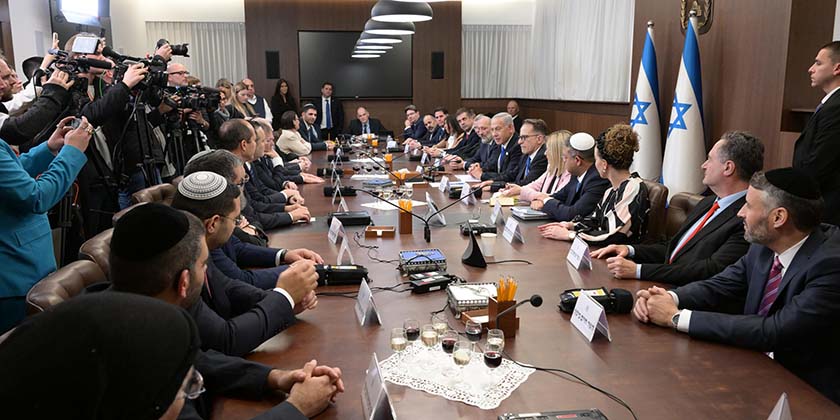 Уряд змінив назву війни «Залізні мечі»