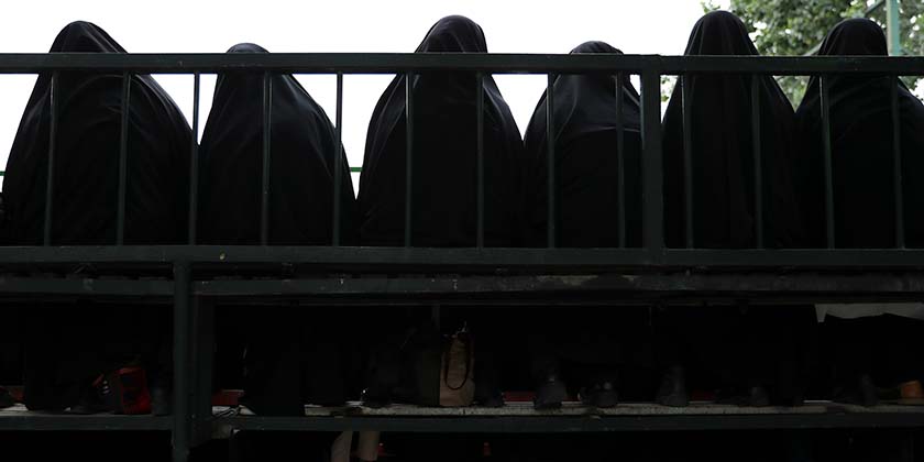 Іран: дівчині, виданій заміж у дитинстві, загрожує смертна кара за вбивство чоловіка