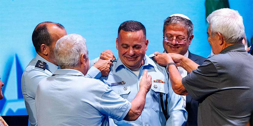 Після допитів щодо зловживань на службі глава «Лахав 433» пішов у відпустку