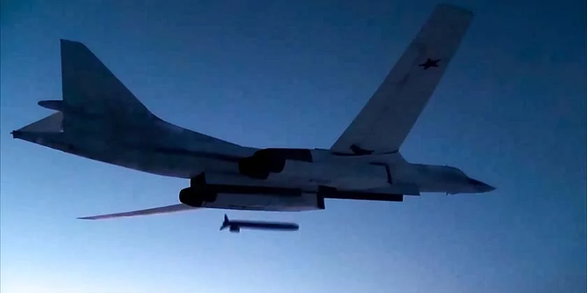 РФ вдарила крилатими ракетами по багатоповерхівках у Тернополі — 25 людей загинули