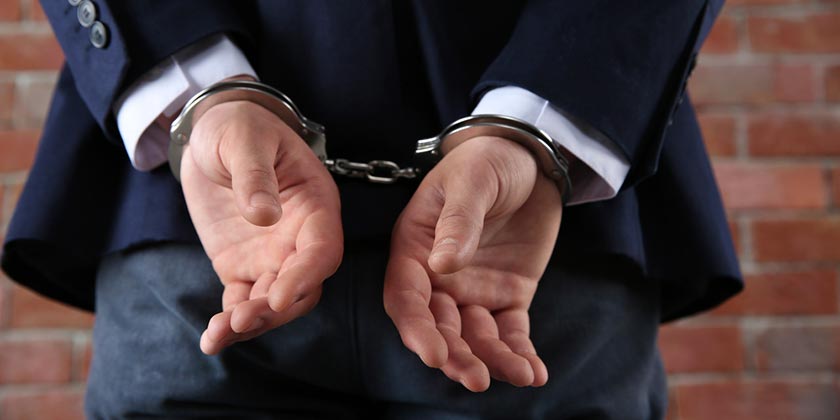 Колишнього слідчого у справах Нетаньягу підозрюють у співпраці з кримінальним кланом